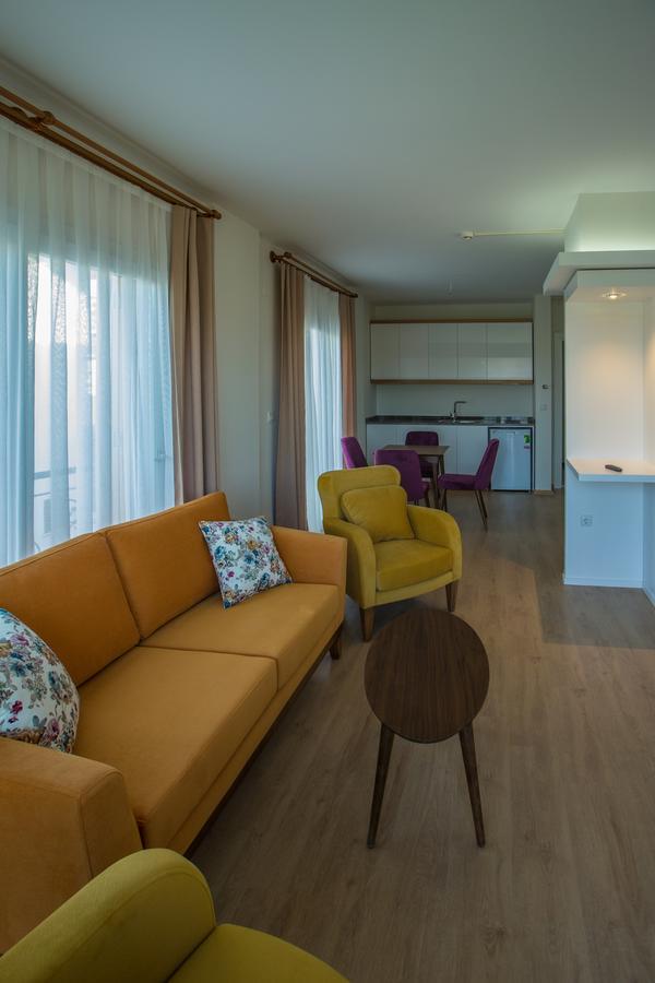 Clementin Suits Siğacık Eksteriør billede